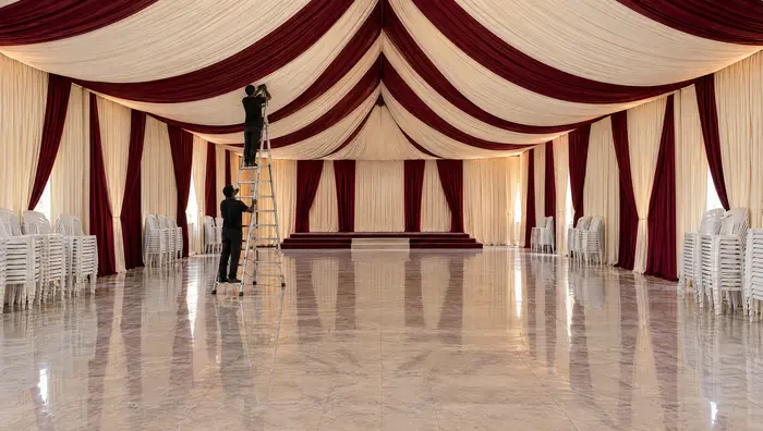 11:00, Draping